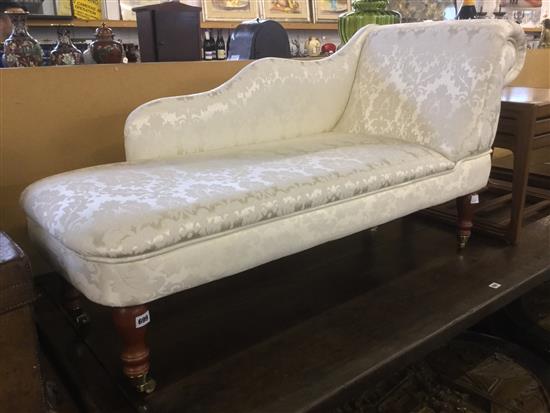 Small chaise longue